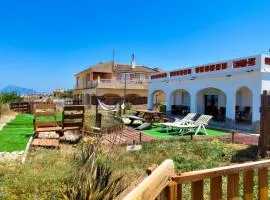 The Beach House Denia -- Casa en primera línea de playa - Denia