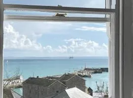 The Loft at Fern Villa, ideally located for Isles of Scilly Ferry Terminal