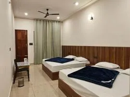 Hotel Dharohar