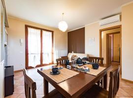 Artists - appartamento con terrazza e piscina, Hotel in Rivoltella