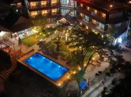 Intimate Riverside Resort Vang Vieng