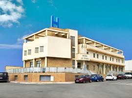 Hotel, hotel di Los Montesinos