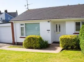 Harding House, dog friendly bungalow close to the beach at Seascale
