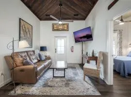 Ship Style Luxury Downtown, Boat Trailer Parking!