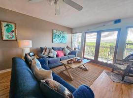 Fenimore Mill 7B - Pool, Hot Tub, Private Beach!、シダー・キーのホテル