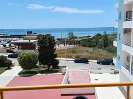 Max Crib Sea front Apart with AC and garage