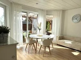 Ferienwohnung Am Bahnhof - Self Check-in - Terrasse