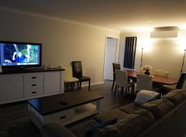 Modern Home in Quiet Albany Area, hotel a Cuthbert