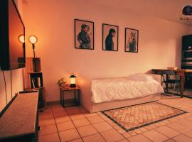 "The Other Side" Studio, Hotel in Lainate