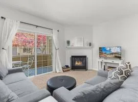 Beacon at the Lakes Cozy 2b2b, Grnd Level Condo