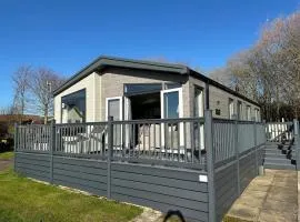 Luxury spacious lodge sleeps 9 Hunstanton