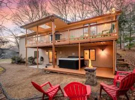 Asheville's Ultimate Retreat with Hot Tub Ping Pong Table Pool Table Lots to do Family Friendly