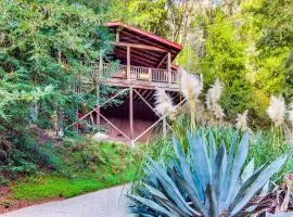 Rustic Mtn-View Home with Wood Stove Dog Friendly