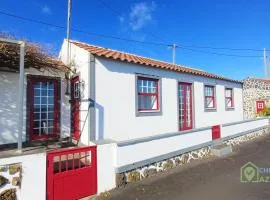 Casa à beira-mar no Porto Martins com acesso ao mar