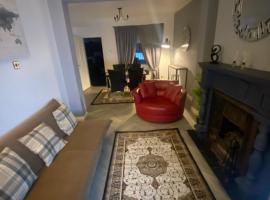 Manor House OVER 25 ONLY kids with adults allowed, hotel a Belfast