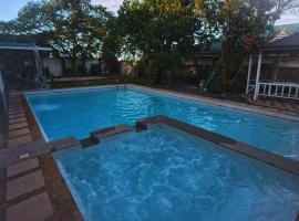 Tagaytay - Casa Clark - Rose, hotel din Maitim