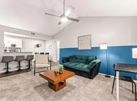 Solara Apartments Spacious 2BR Apartment Sleeps 6 Pet-Friendly