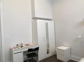 DX-New Spacious and bright room near Yonge St