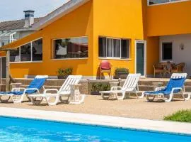 Wake up with the Sea Breeze- House with pool AP2