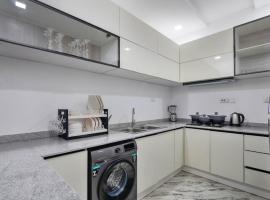 Newly launched two bedroom penthouse、Iladoのホテル