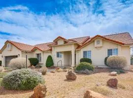 3 Mi to Lake Powell Home with Hot Tub and Waterfall