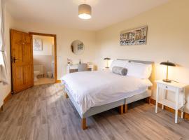 Hillside House - Rose Cottage, hotelli kohteessa Ballinamuck