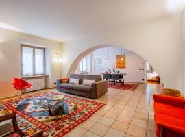 Due dei Mille. Incantevole casa in centro ad Alba