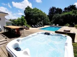 Villa des Abers vue mer, GR34, piscine chauffée