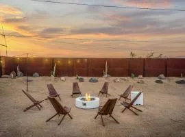 Desert Sage - Walk to Downtown JT - Private Retreat