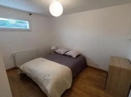 Chambre indépendante avec Kitchenette et sdb