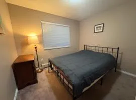 Cozy Private Room in Surrey Near KG Blvd, Free Parking & 24 Hrs Transit