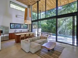 4BR Villa Amara - Best Location In ST - Private Pool