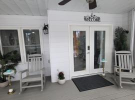 Furnished 2BR Suite in Suwanee with Flexible Lease, hotel i Suwanee