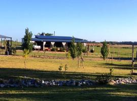 Entre Palmeras y Lavandas cerca de Colonia del Sacramento โรงแรมในRiachuelo