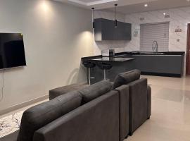 Live Easy Apartments, готель у місті Солвезі