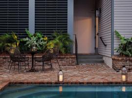Luxe 6-bedroom Garden District Retreat Hotel Pool, hotel a New Orleans