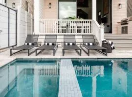 Luxe 7 Bedroom Home Heated Pool & Spa