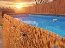 Entertainers Paradise 16m to wine trail 2 kings, hótel í Blanco