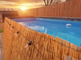 Entertainers Paradise 16m to wine trail 2 kings