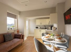 Claude House South Lanarkshire, hotelli kohteessa Larkhall