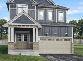 Muskoka Luxury Charming Cottage 4BR 3 Bath, hotel u gradu Grejvenherst