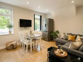 Central 3 beds with parking