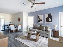 Landing Chic 2BD Clubhouse Gym