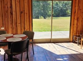 Cabaña Aventuras Colibrí, hotel di Vilcún