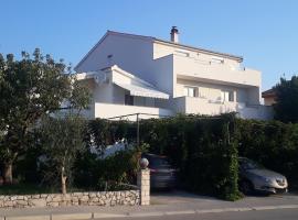 Apartments with parking space Nin, Zadar - 5797, hotel u gradu Nin