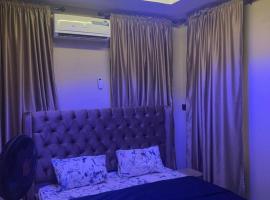 GDP Apartments، فندق في Iboku Aro