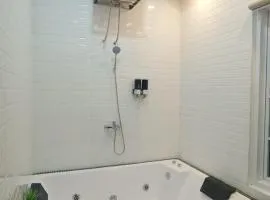 Sukabumi Villa Mochi Private Jacuzzi