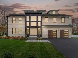 Elegant & Spacious Stay in the Heart of Needham