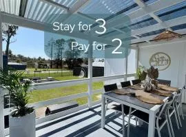 Cooinda on the Green - Your Happy Place! Golf Course Retreat with Kangaroo Views