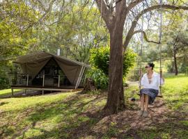 Starry Nights Luxury Camping, hotel a Woombye